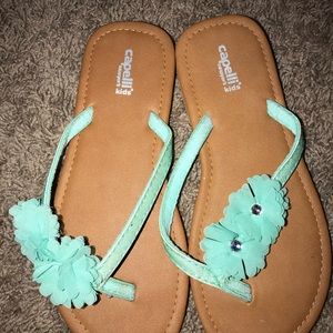 Girls flip flops size 4